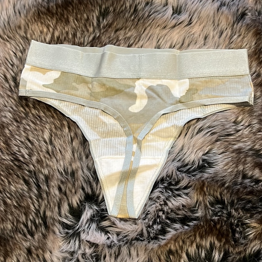 NWT Aerie high rise camo thong - Picture 2 of 3